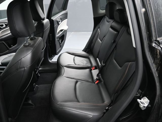 Used 2022 Jeep Compass Limited image 11