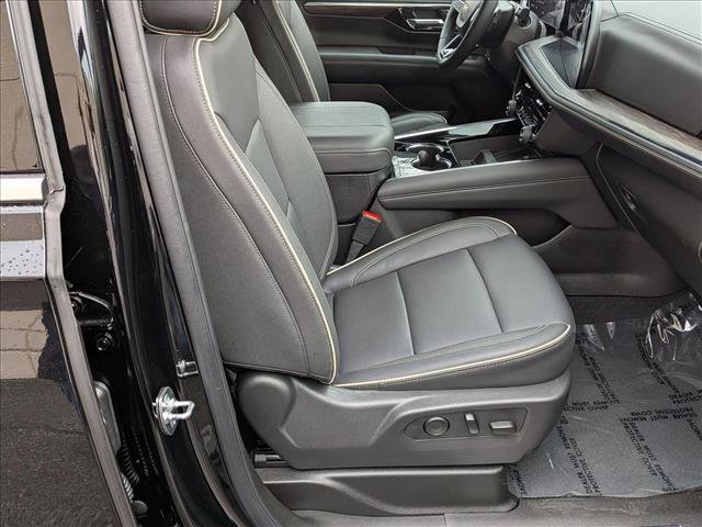 Used 2025 Chevrolet Tahoe Premier AWD/4WD image 20