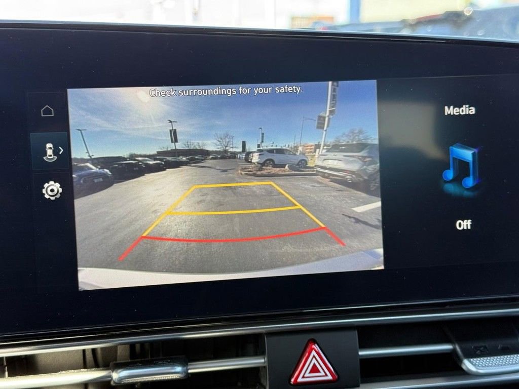 Used 2023 Hyundai Elantra SEL w/ Convenience Package image 23