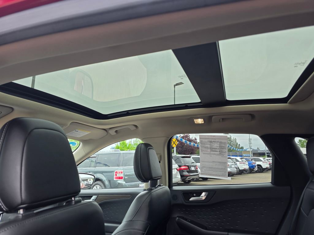Used 2020 Ford Escape Titanium AWD/4WD image 21