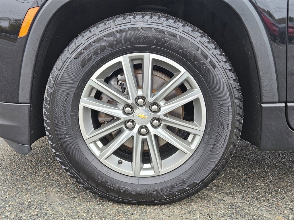 Used 2023 Chevrolet Traverse LT image 32
