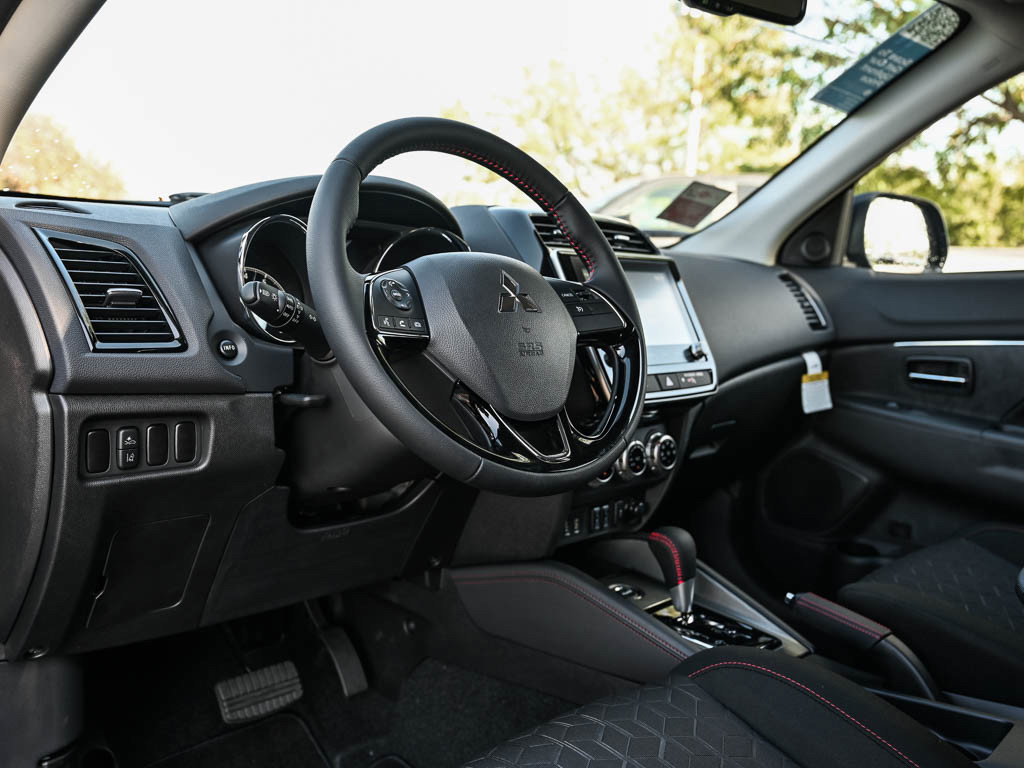 New 2025 Mitsubishi Outlander Sport LE image 17