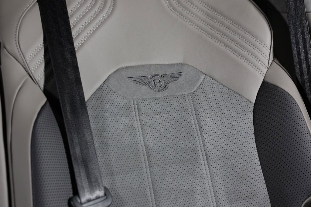 Used 2022 Bentley Bentayga image 36