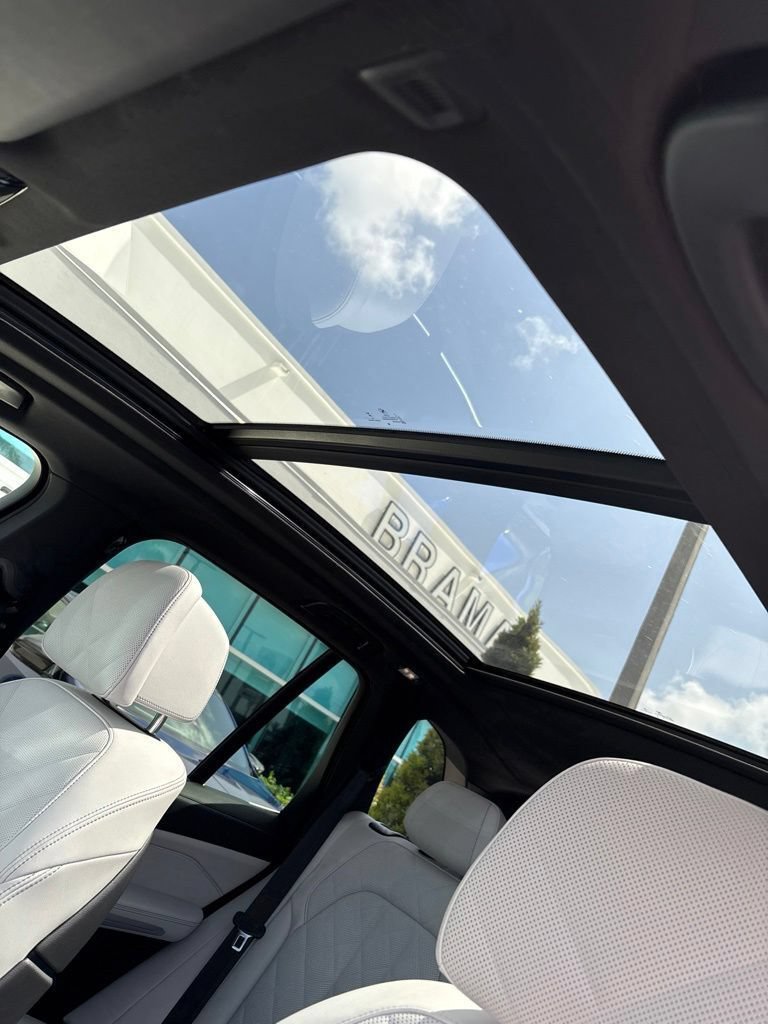 Used 2024 BMW X5 sDrive40i w/ Premium Package RWD image 9
