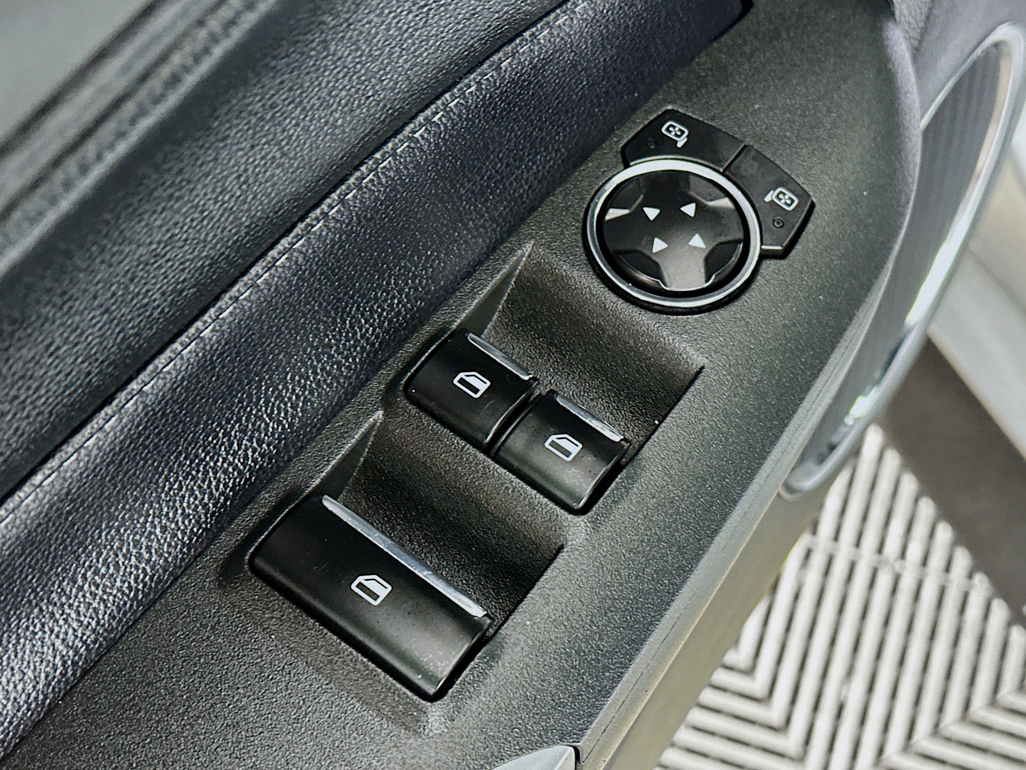 Used 2020 Ford Mustang Premium RWD image 17