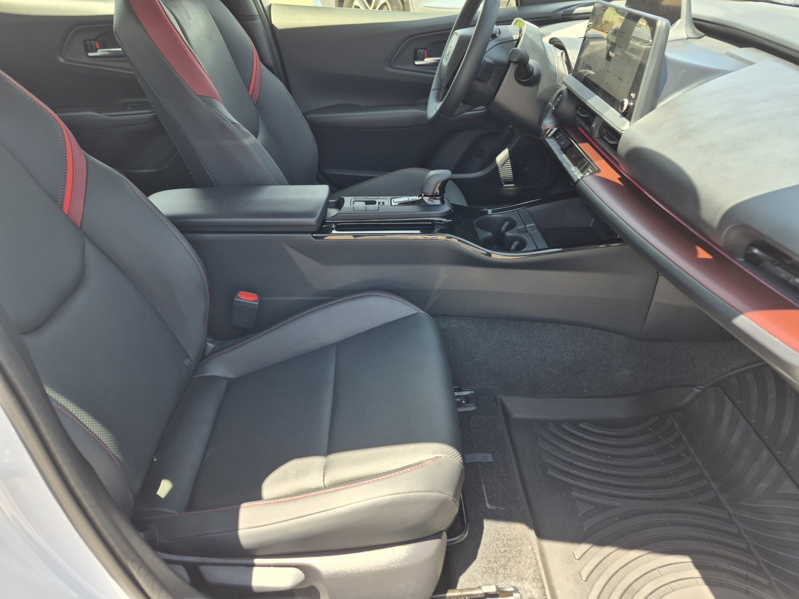 Certified 2026 Toyota Prius Plug-In Hybrid FWD image 23