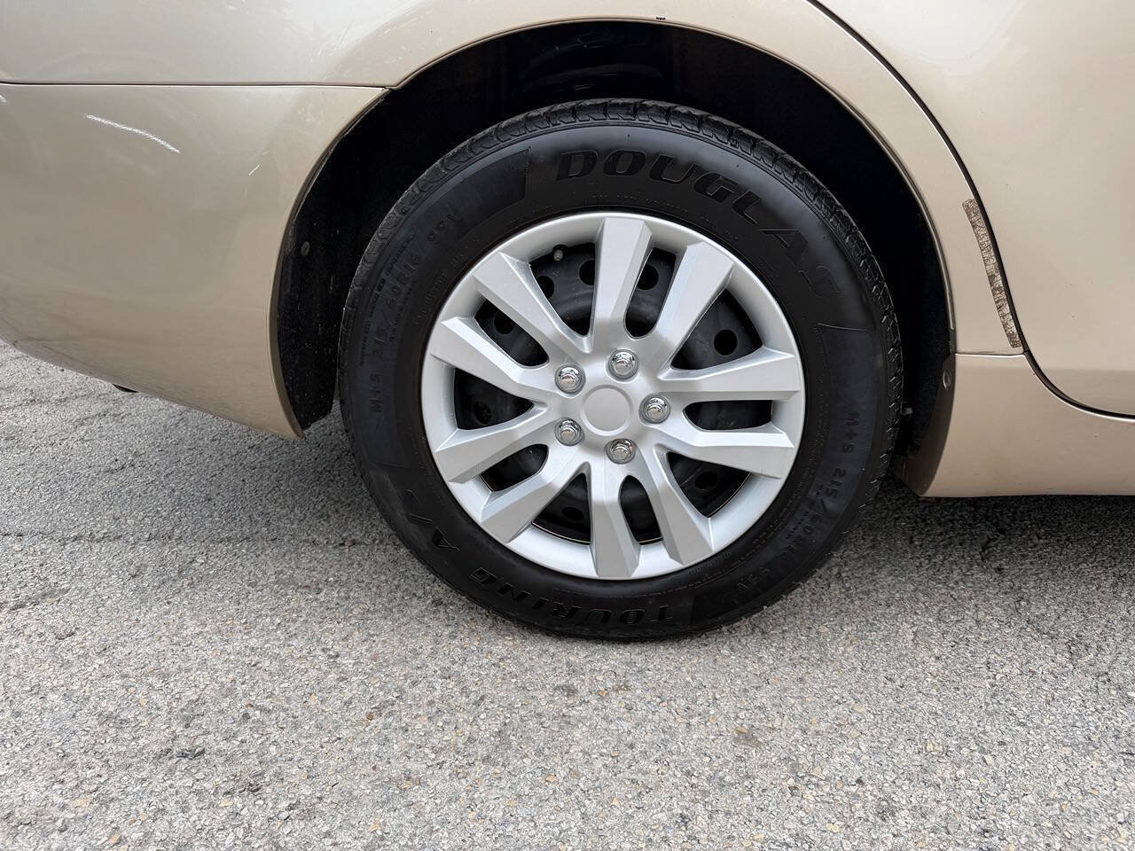 Used 2009 Toyota Camry LE FWD image 26