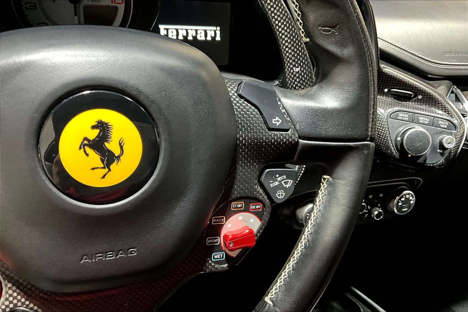 Used 2015 Ferrari 458 Italia Coupe RWD image 12