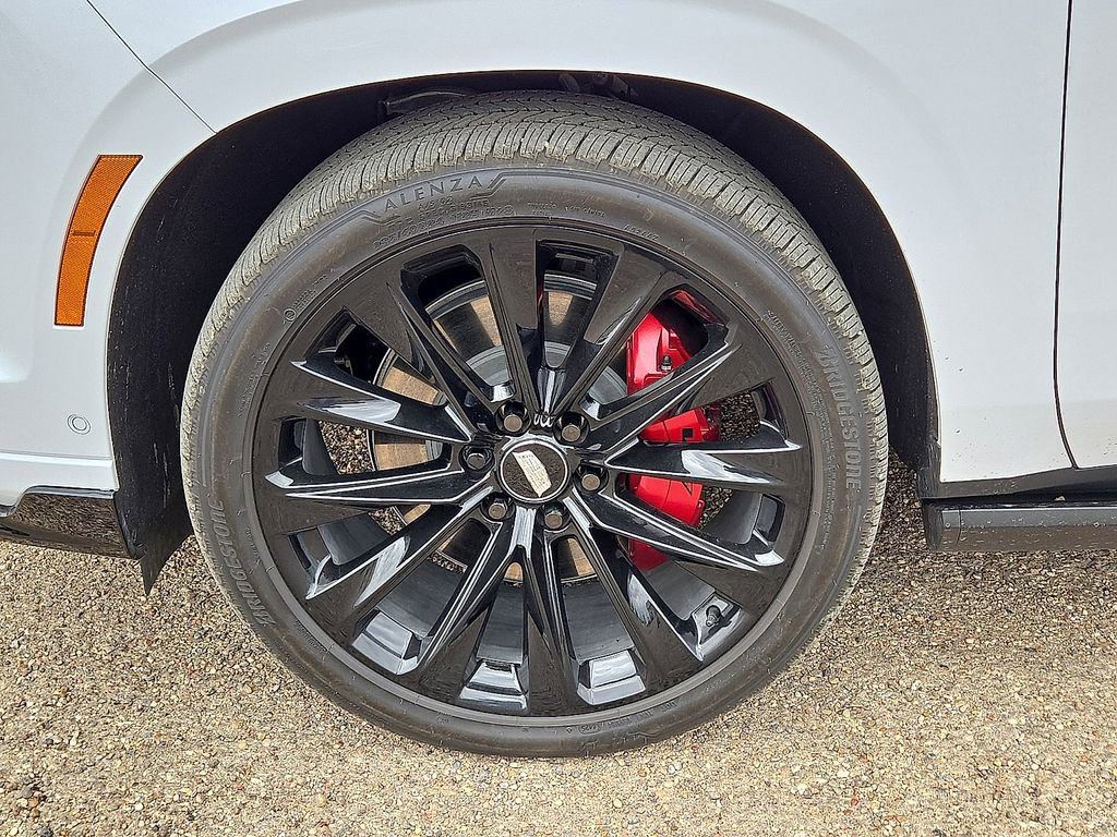 Used 2026 Cadillac Escalade V w/ LPO, ONYX Package AWD/4WD image 11