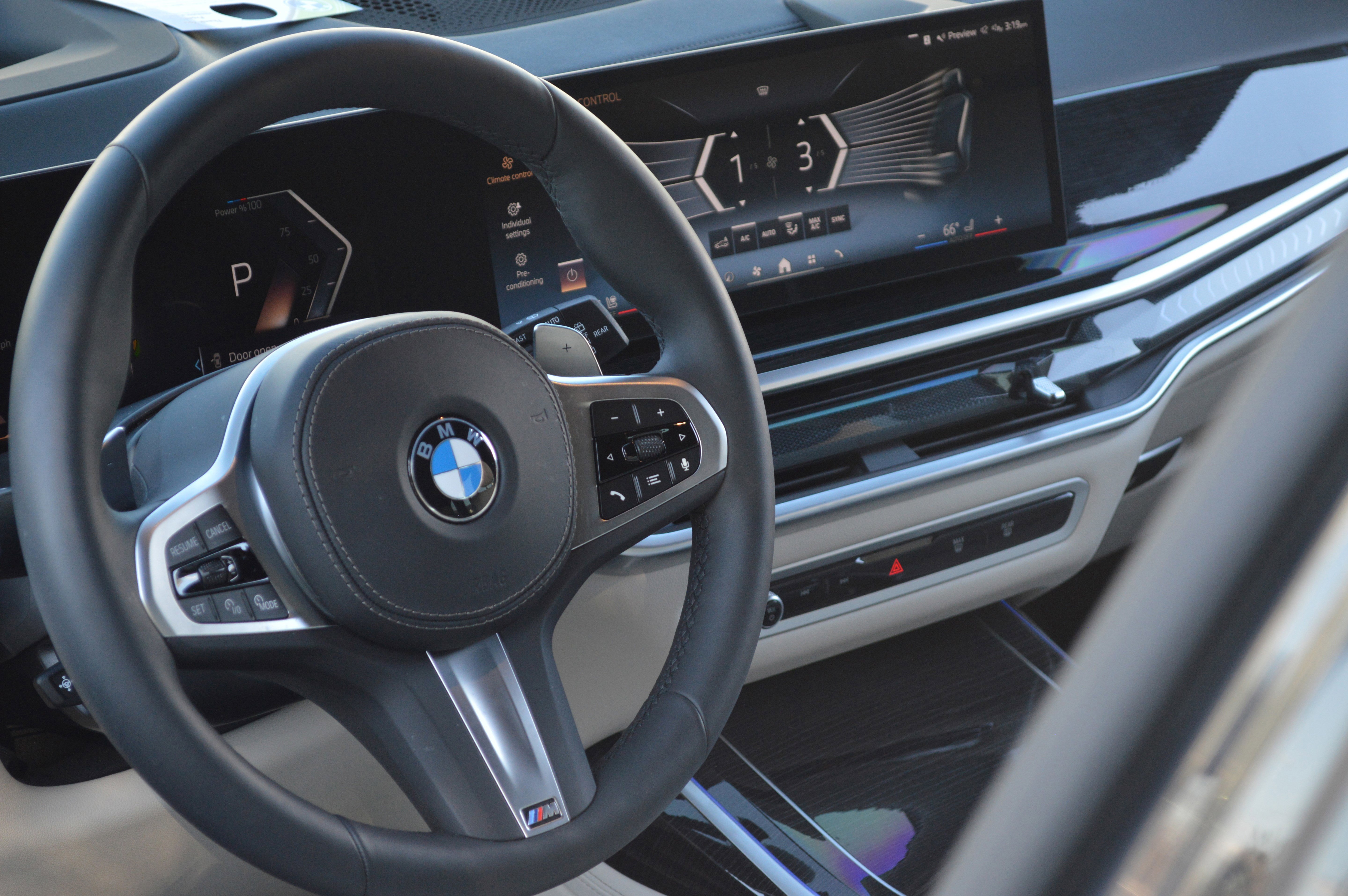 Certified 2025 BMW X7 xDrive40i image 24