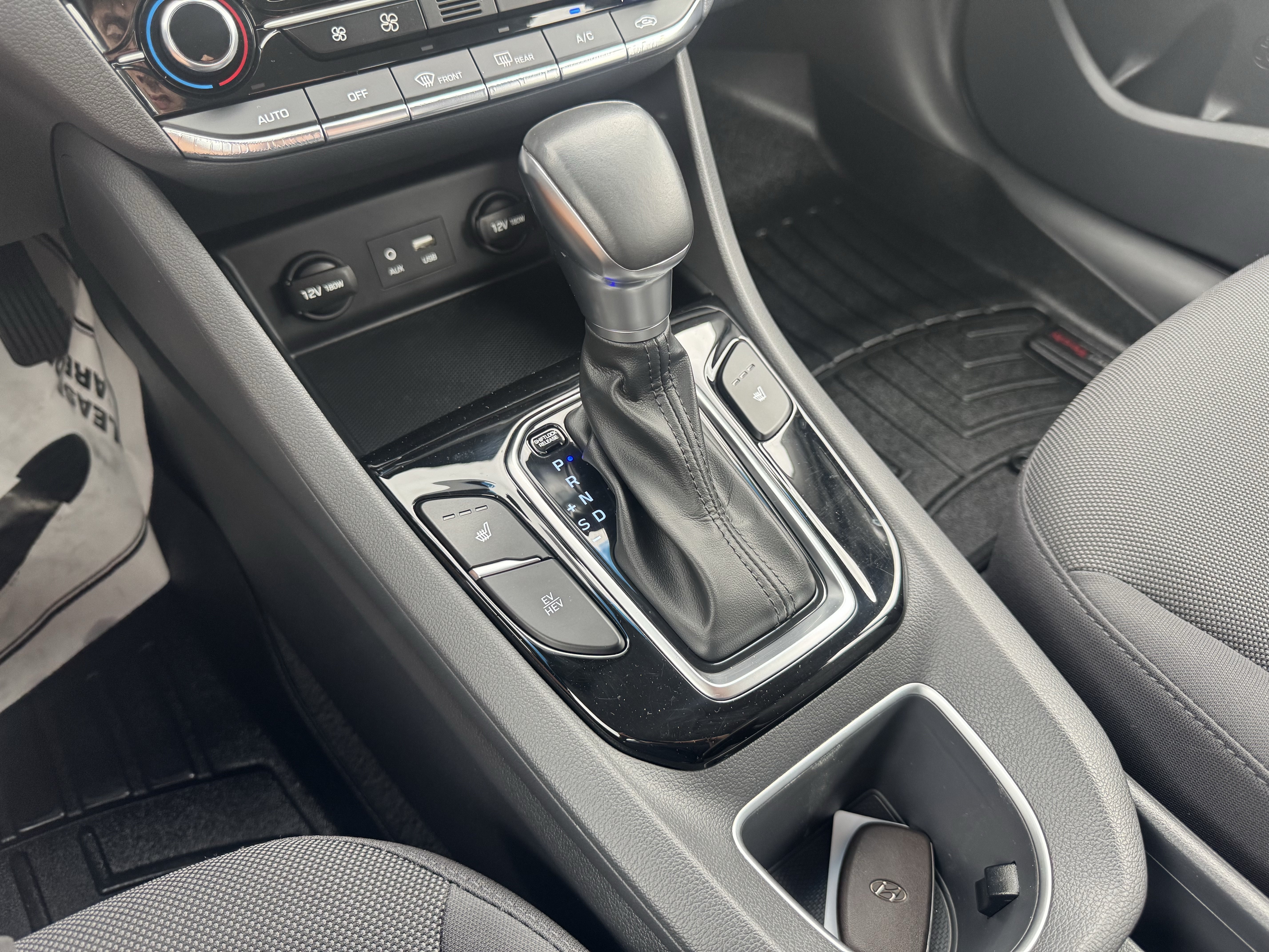 Used 2019 Hyundai Ioniq Plug-In Hybrid FWD image 23