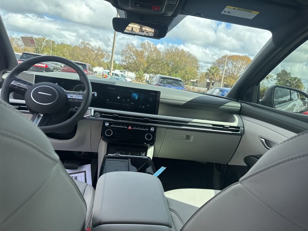 Used 2026 Hyundai Tucson Limited image 12