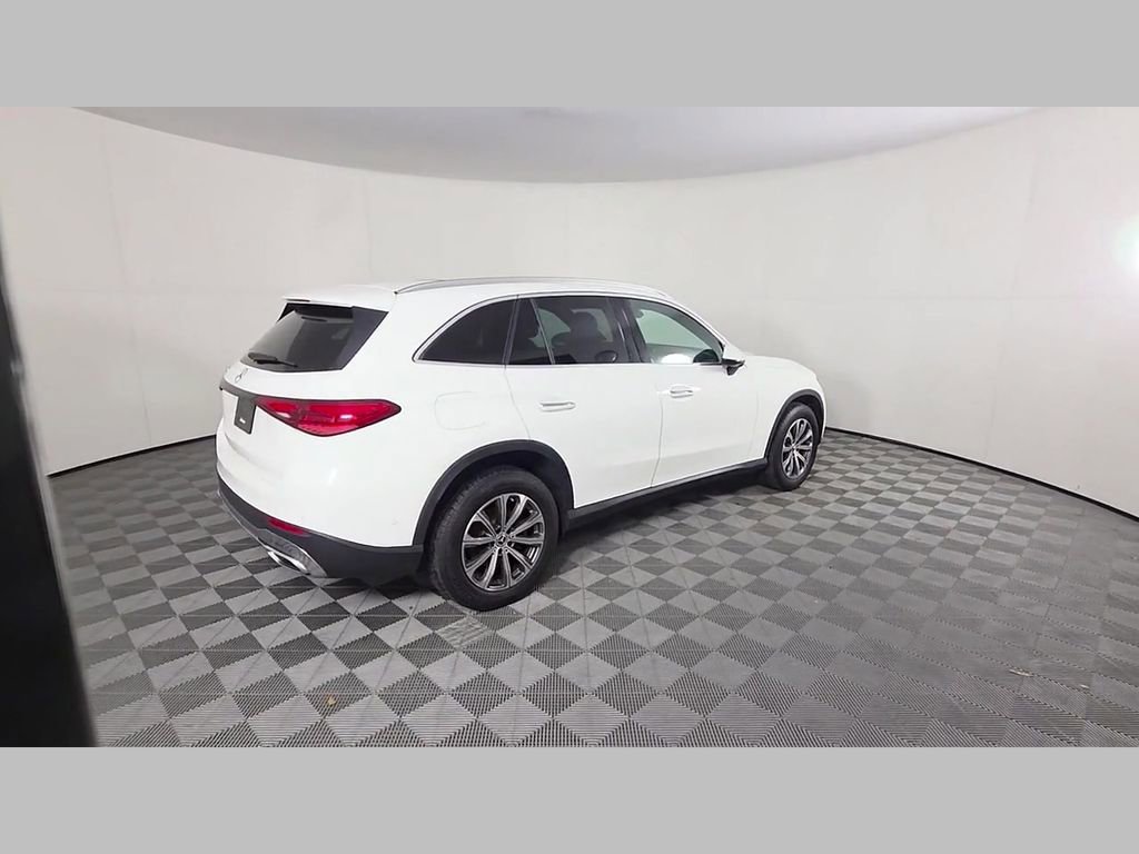 Used 2024 Mercedes-Benz GLC 300 image 39