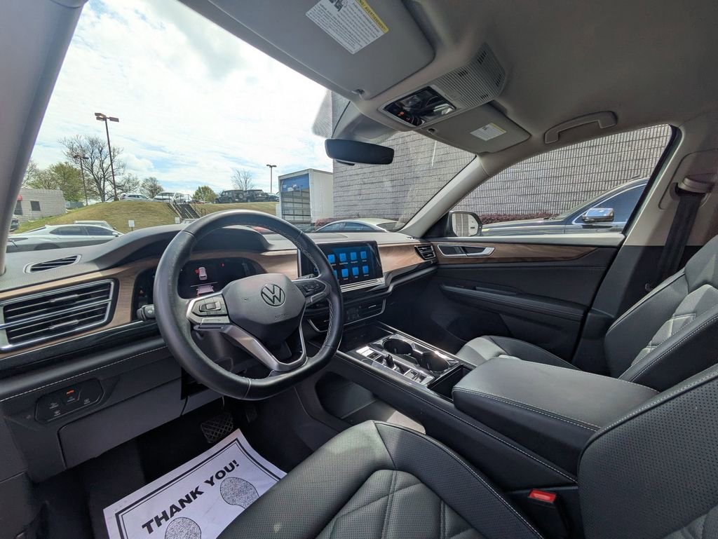 Used 2025 Volkswagen Atlas SE FWD image 15