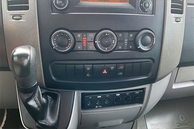 Used 2011 Mercedes-Benz Sprinter 2500 image 24