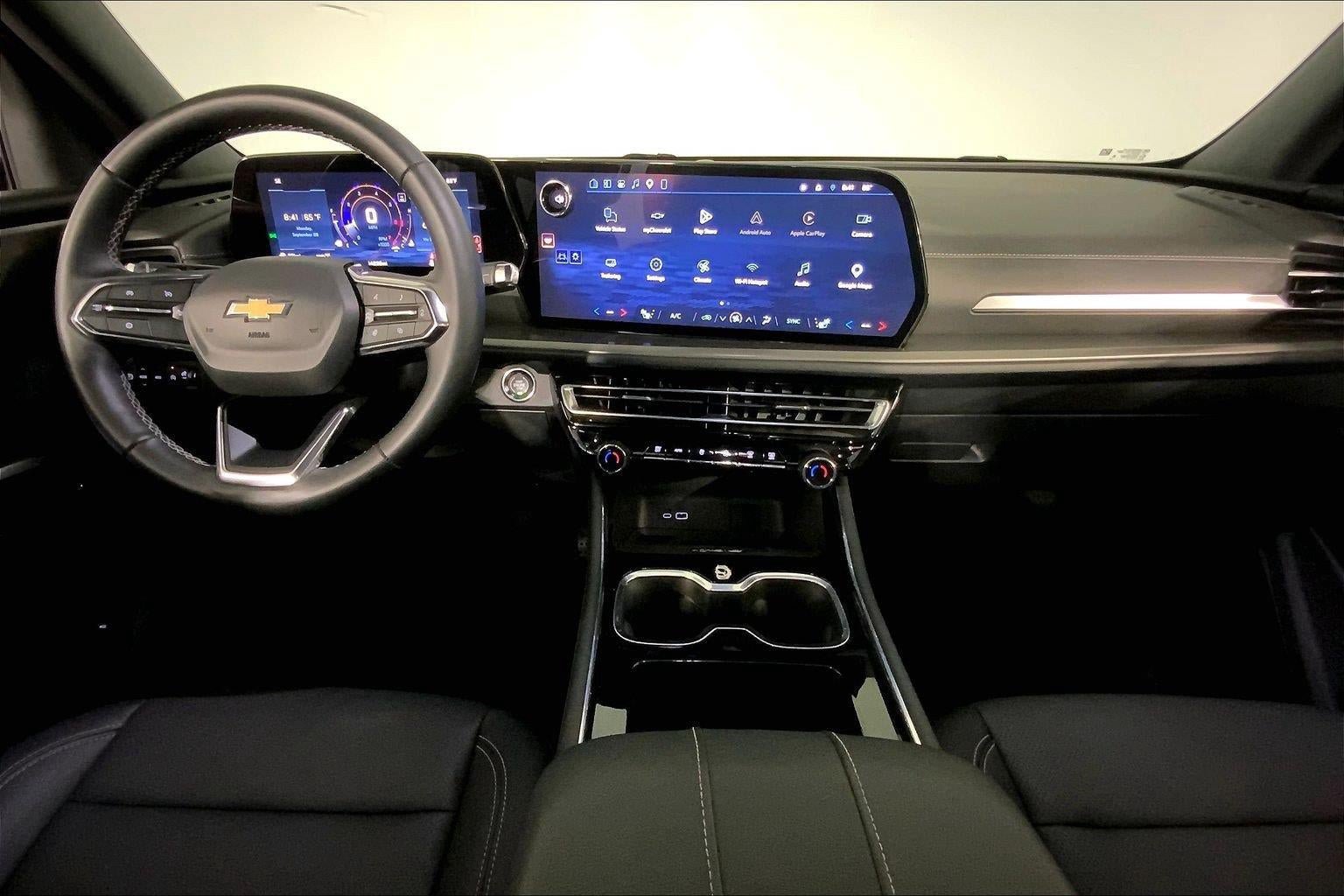 Used 2026 Chevrolet Traverse LT w/ Driver Confidence Package AWD/4WD image 14