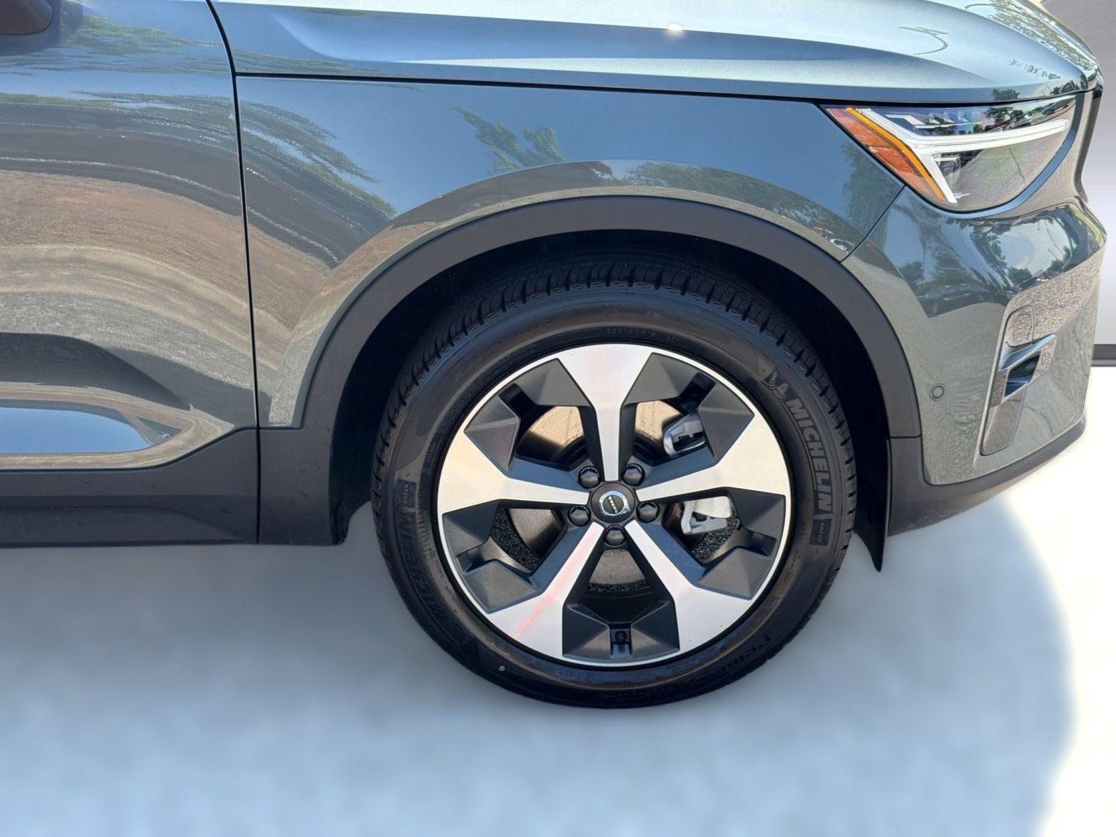 New 2026 Volvo XC40 B5 Plus w/ Climate Package AWD/4WD image 12