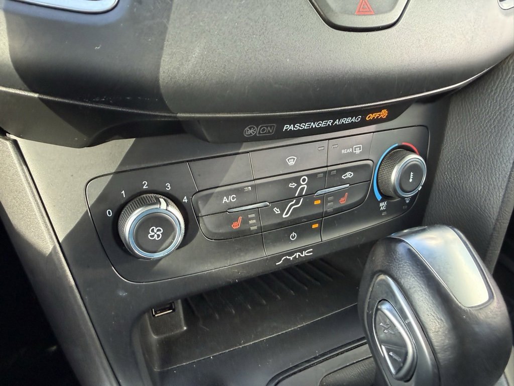 Used 2016 Ford Focus SE w/ Equipment Group 201A image 24