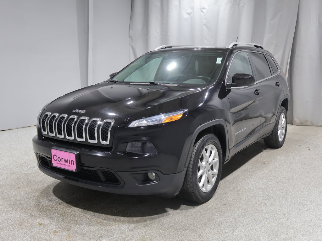 Used 2018 Jeep Cherokee Latitude w/ Cold Weather Group FWD image 6