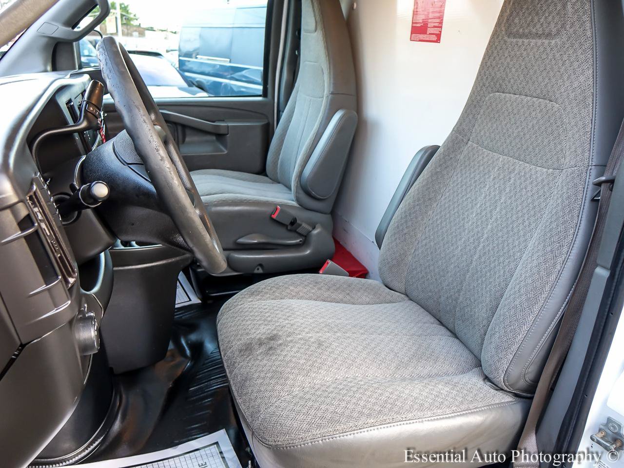 Used 2020 Chevrolet Express 3500 RWD image 8