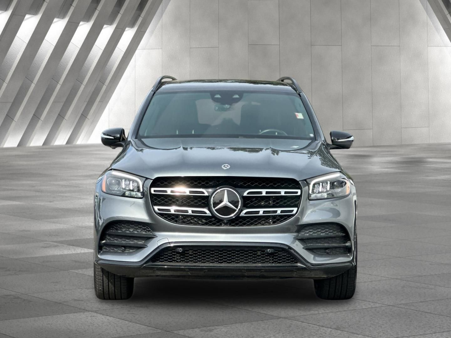 Used 2022 Mercedes-Benz GLS 450 4MATIC w/ AMG Line Exterior image 9
