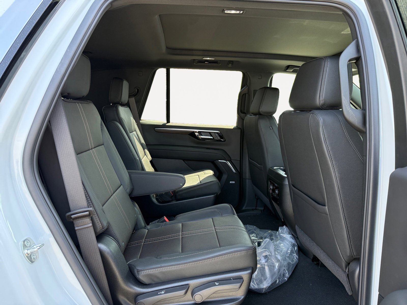 New 2026 Chevrolet Tahoe High Country AWD/4WD image 18
