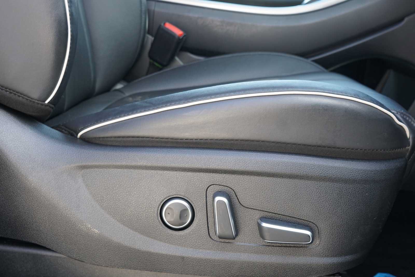Used 2025 Hyundai Palisade SEL FWD image 25