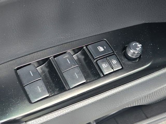 Used 2025 Toyota Camry LE image 17