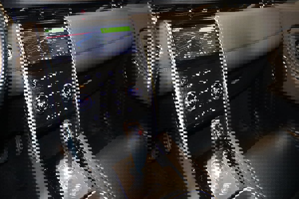 Used 2020 Land Rover Discovery Sport S image 42