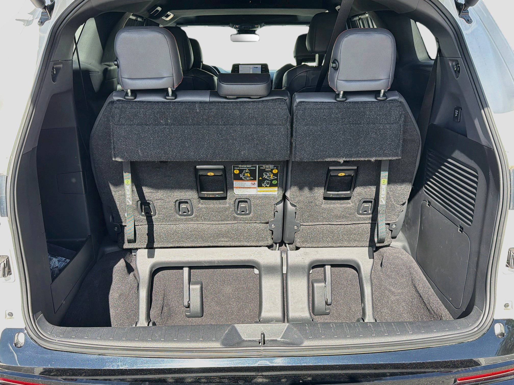Used 2024 Toyota Sienna XSE w/ XSE Plus Package FWD image 12