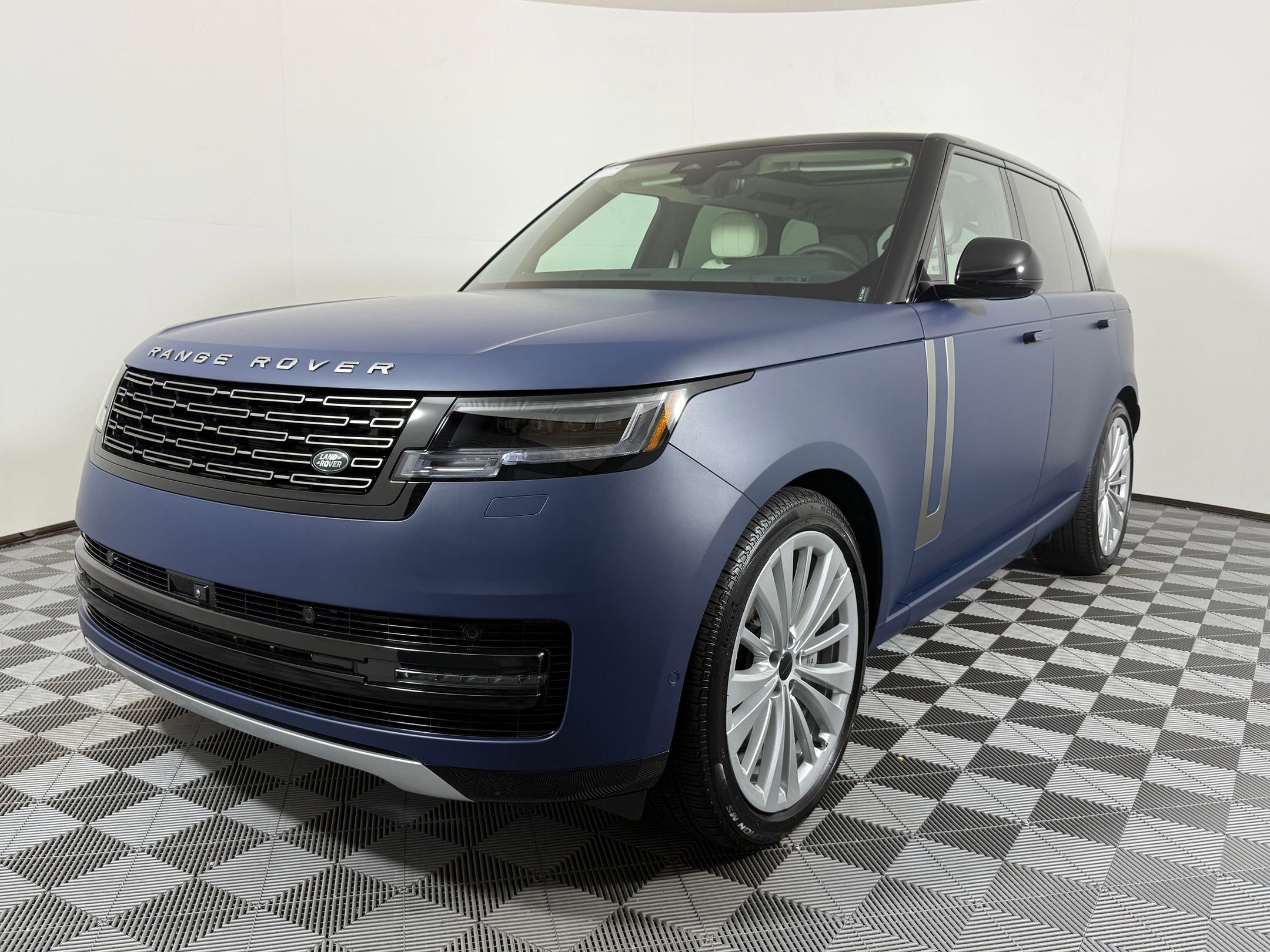 New 2026 Land Rover Range Rover SE AWD/4WD image 1