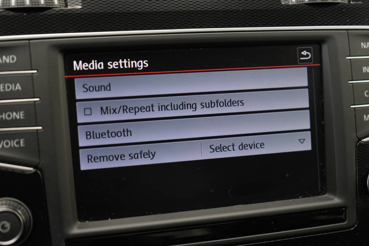 Used 2017 Volkswagen GTI Autobahn FWD image 74