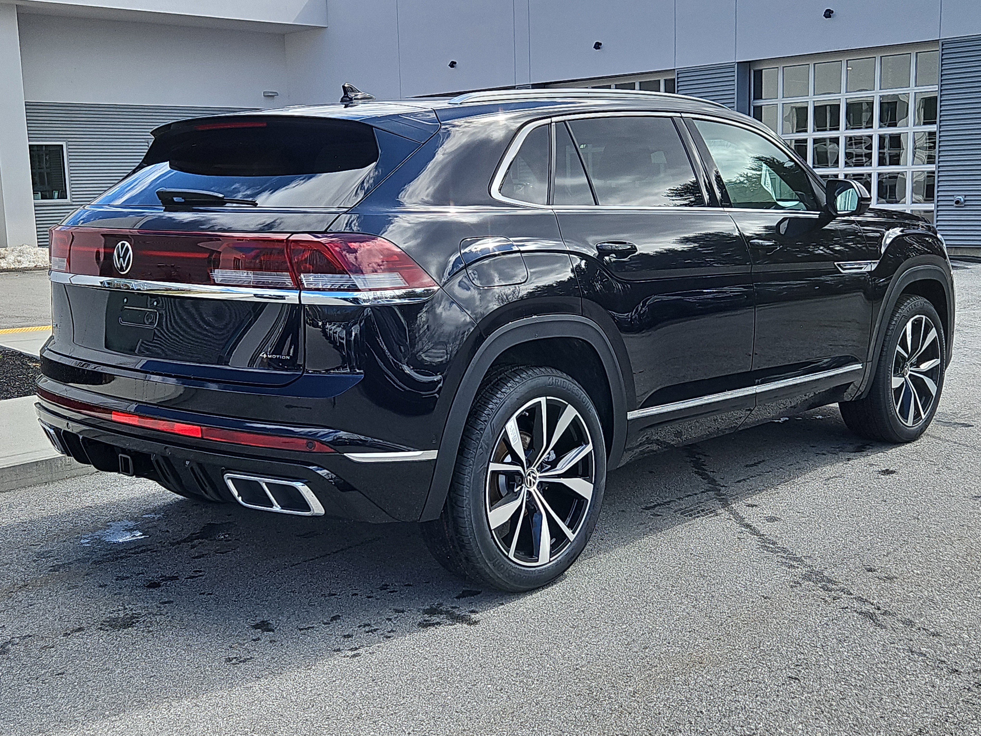 New 2026 Volkswagen Atlas Cross Sport SEL Premium R-Line image 2