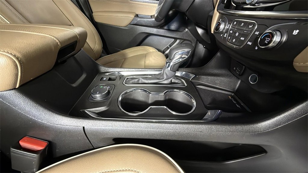 Used 2023 Chevrolet Traverse Premier image 35