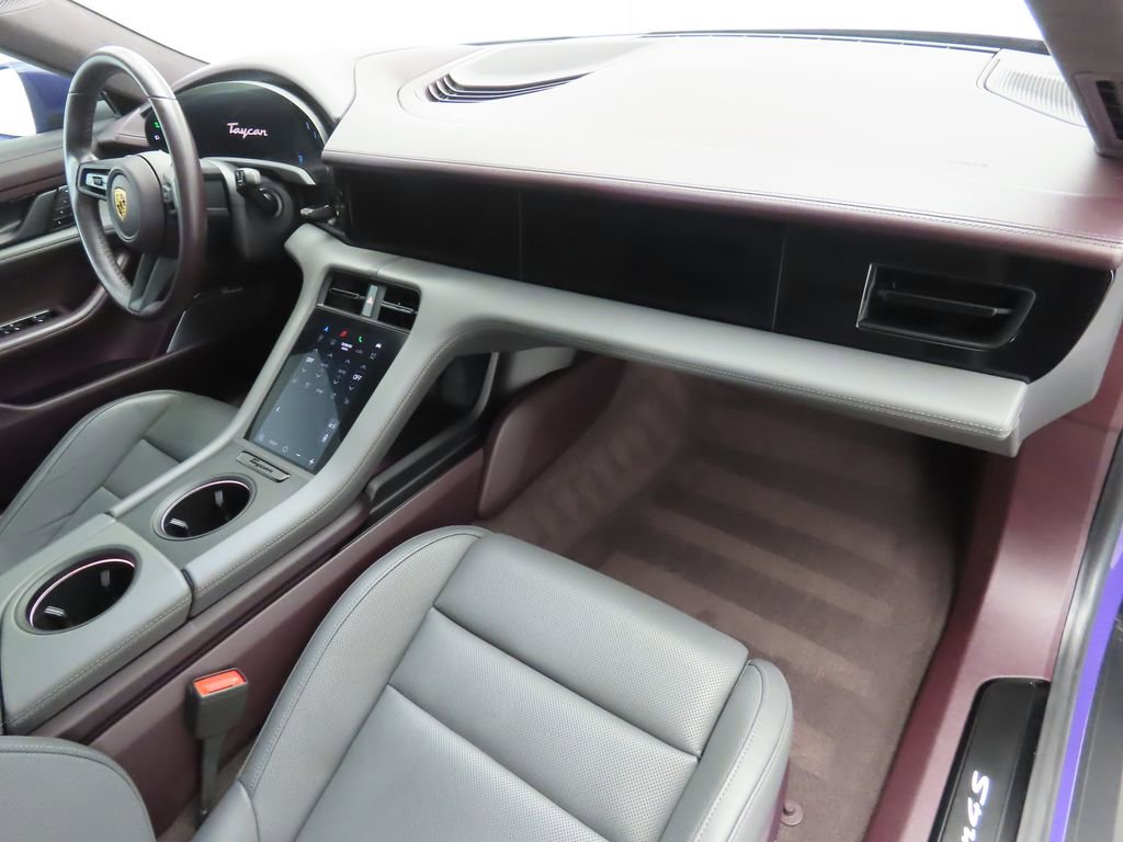 Used 2022 Porsche Taycan 4S image 17