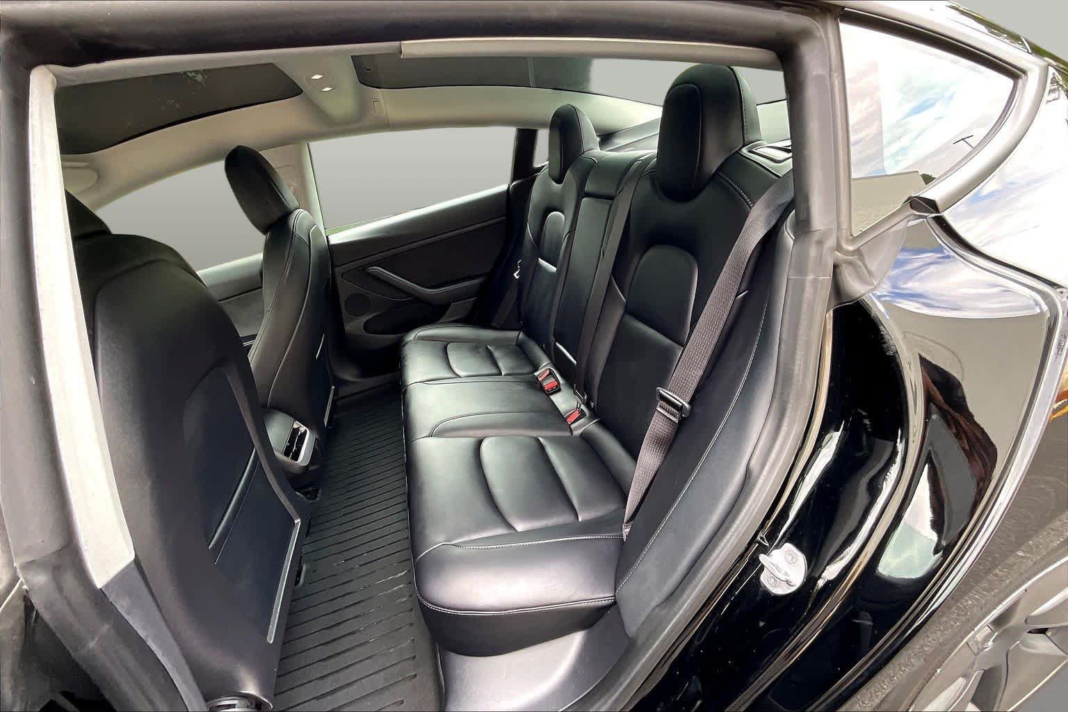 Used 2022 Tesla Model 3 Standard Range RWD image 19