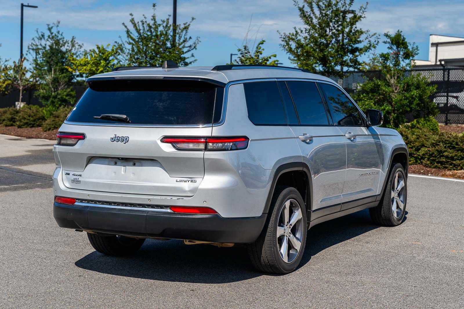 Used 2021 Jeep Grand Cherokee L Limited AWD/4WD image 7