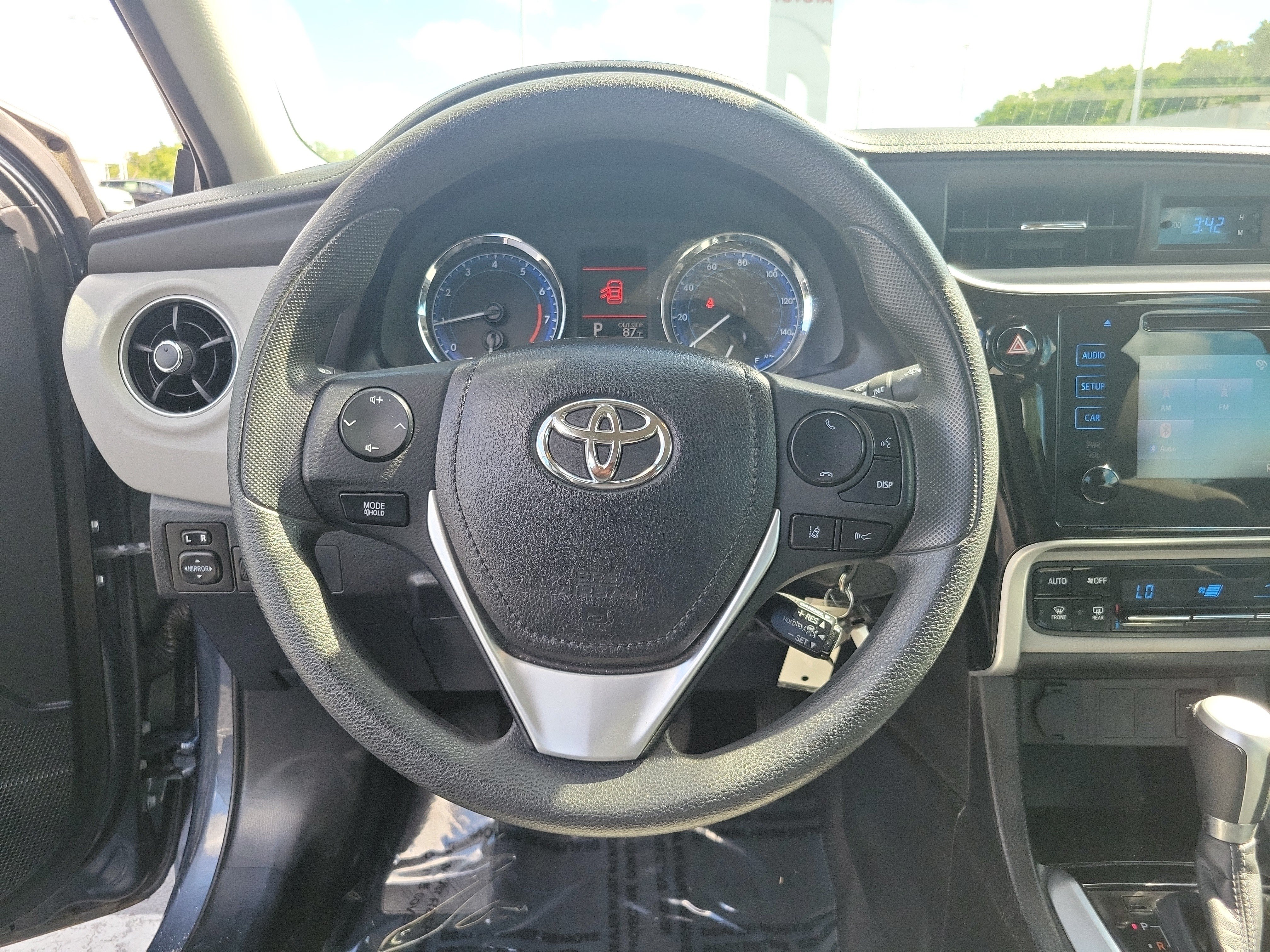 Certified 2018 Toyota Corolla LE FWD image 15