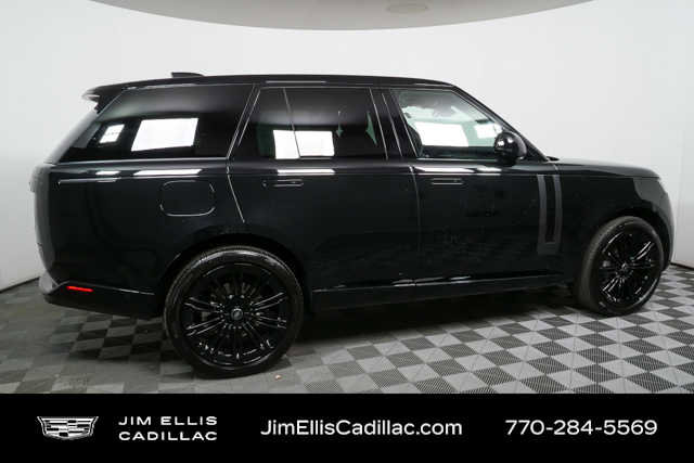 Used 2025 Land Rover Range Rover SE image 2