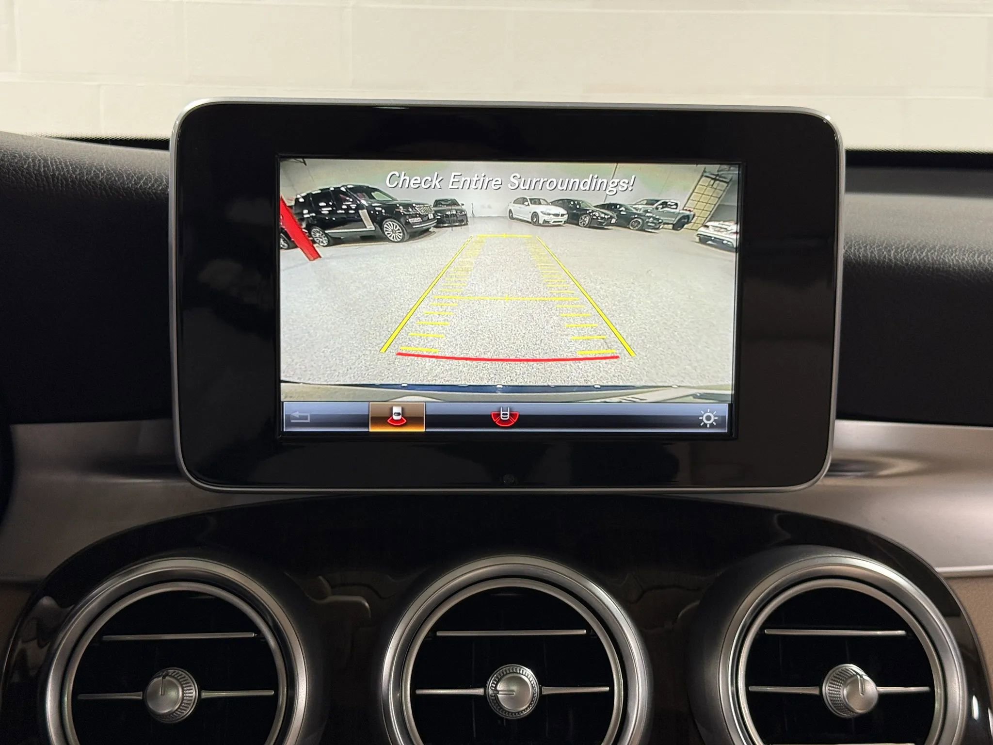 Used 2019 Mercedes-Benz GLC 300 4MATIC w/ Premium Package image 33