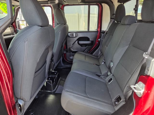 Used 2021 Jeep Gladiator Willys image 16