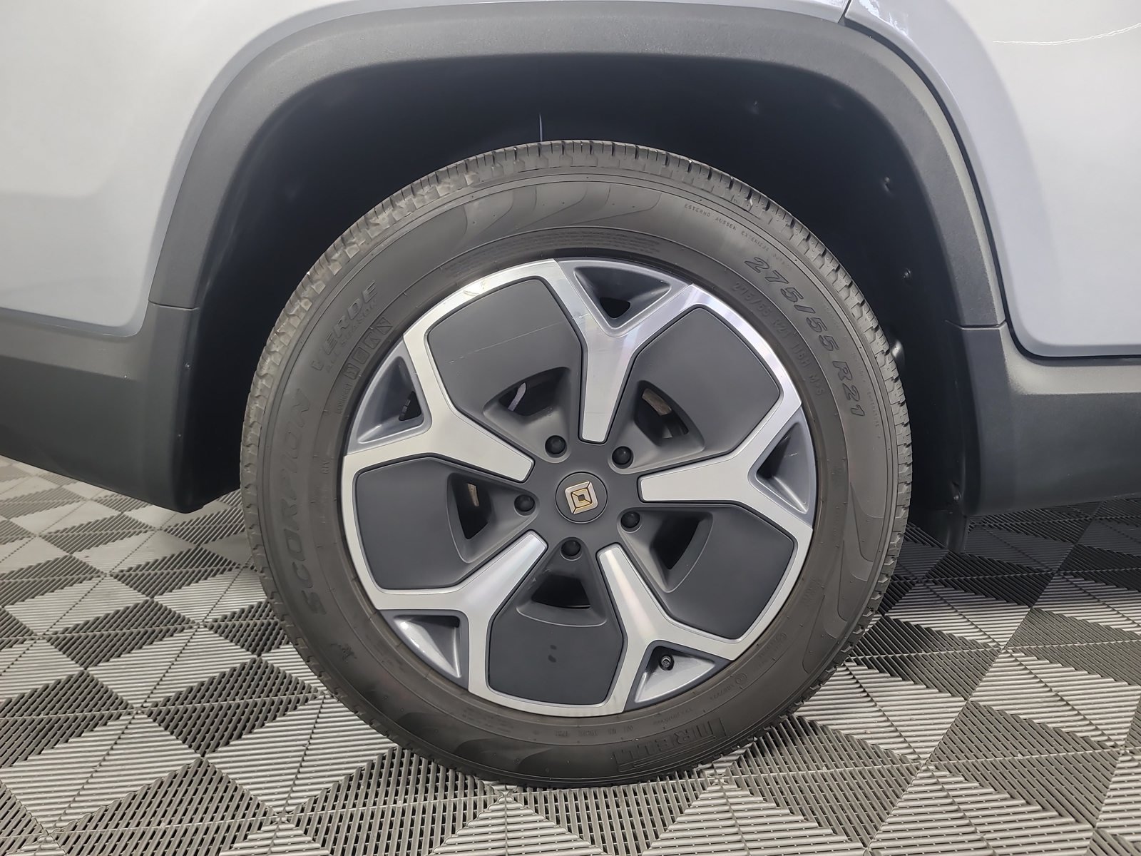 Used 2024 Rivian R1T Adventure Dual AWD/4WD image 12