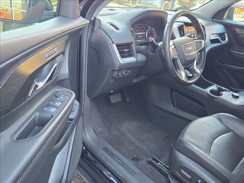 Certified 2023 GMC Terrain SLT image 4