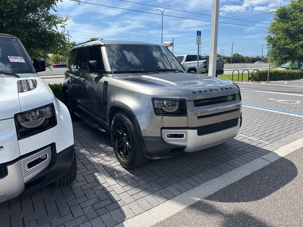 Used 2025 Land Rover Defender 110 S image 5