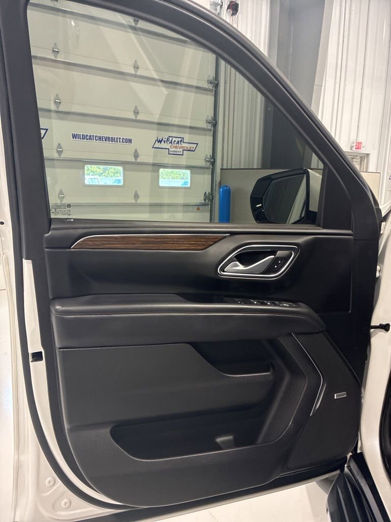 Used 2022 Chevrolet Tahoe High Country AWD/4WD image 17