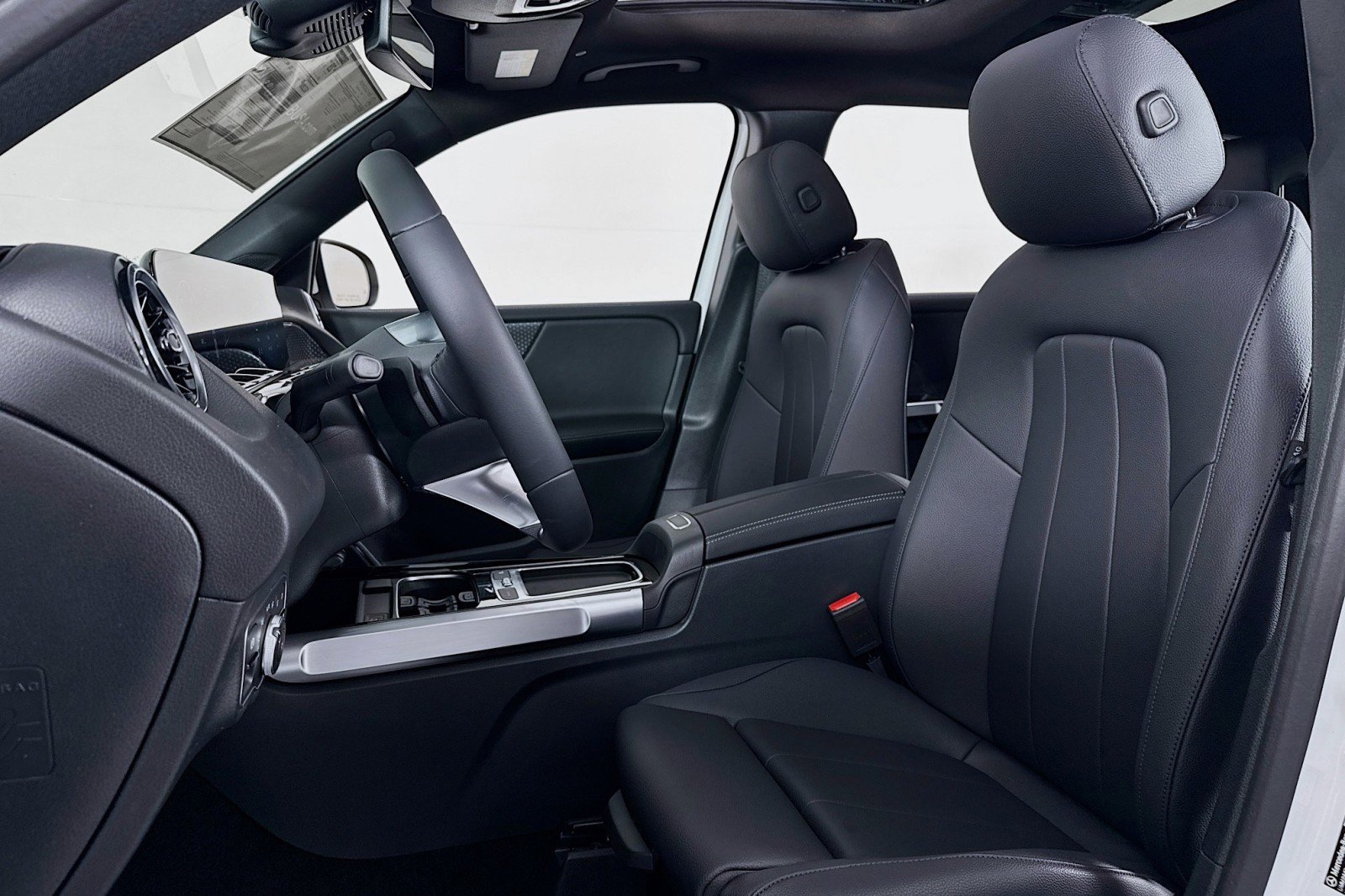 New 2026 Mercedes-Benz GLB 250 image 16