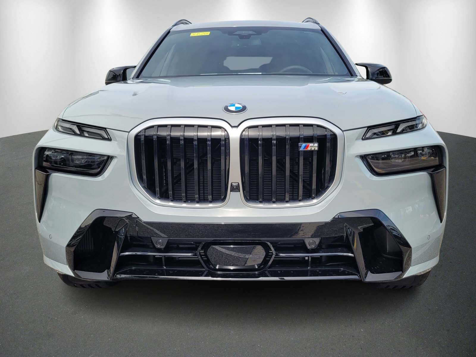 New 2026 BMW X7 M60i image 2