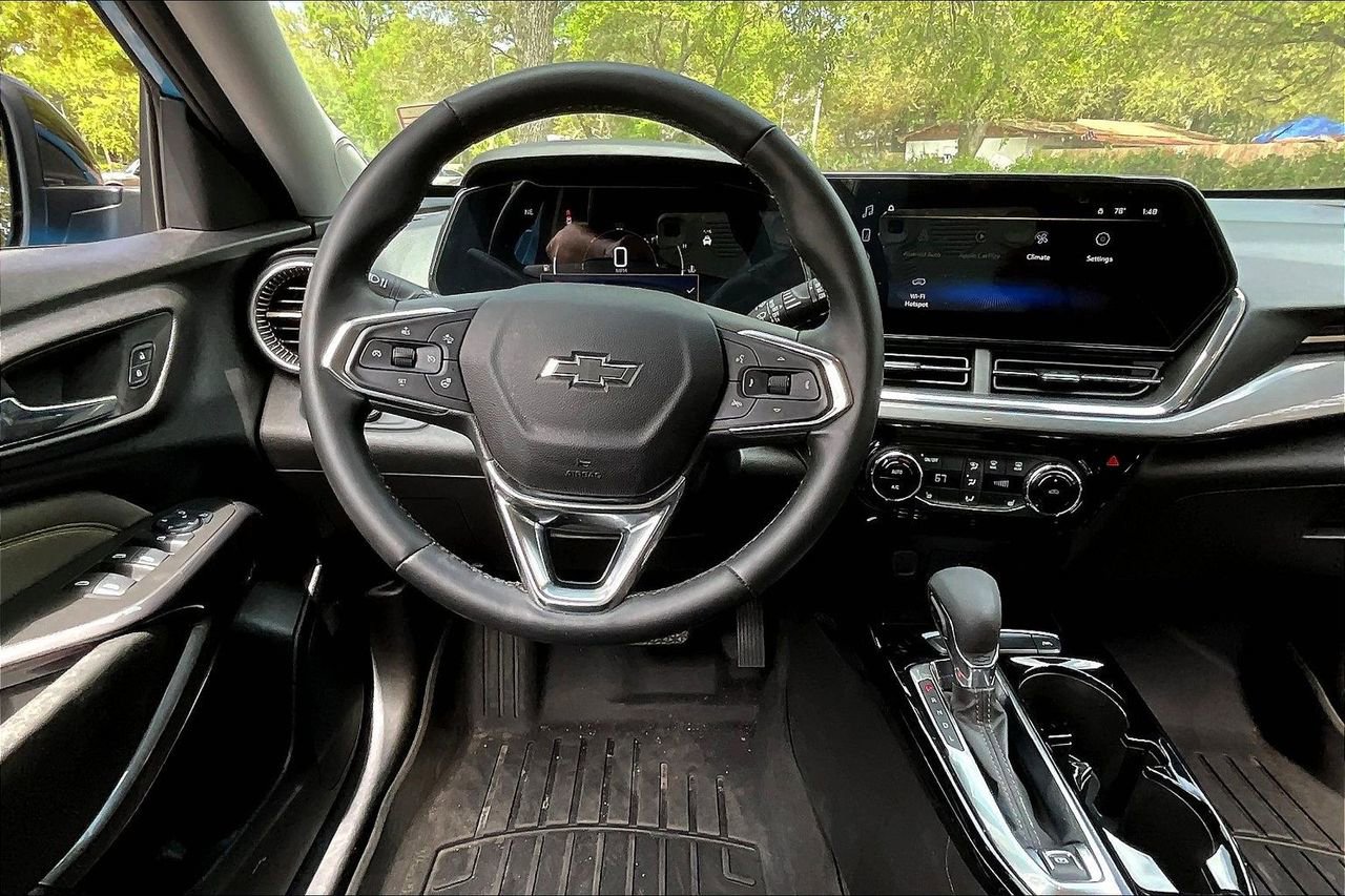 Used 2025 Chevrolet Trax ACTIV w/ Driver Confidence Package FWD image 8