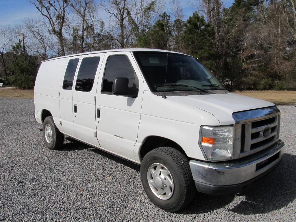 Used 2014 Ford E-250 and Econoline 250 w/ Power Group image 8