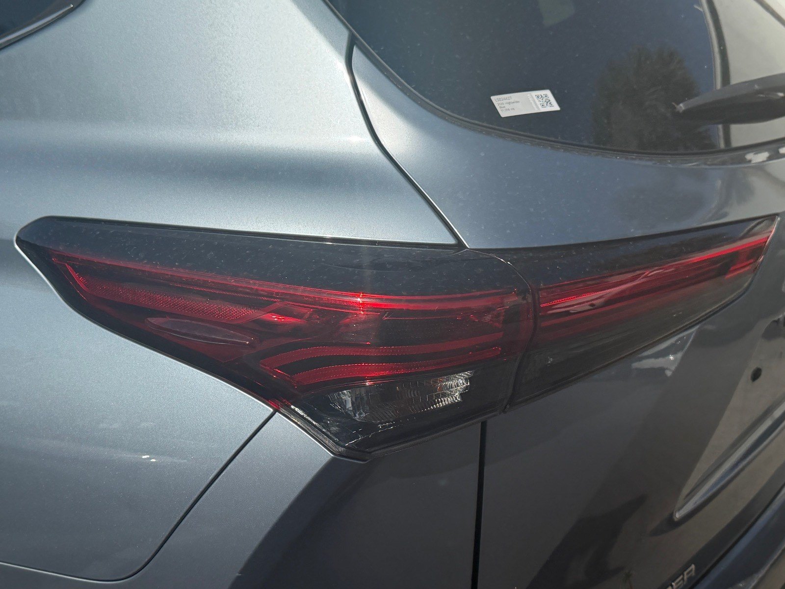 Used 2020 Toyota Highlander XLE FWD image 25